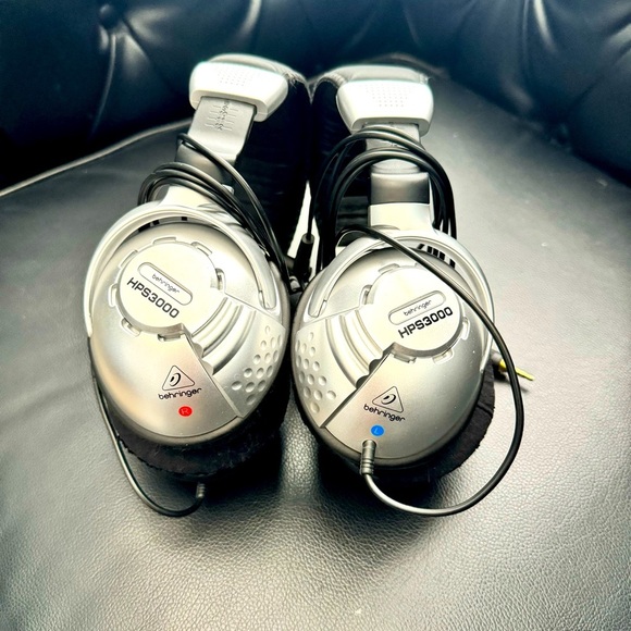 Behringer | High Performance Studio Over the Ears Headphones HPS3000 Set of Two - Picture 4 of 5